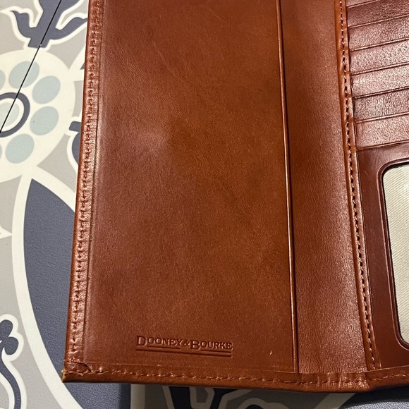 Dooney & Bourke Women’s NC State Monogram Leather Wallet - Picture 10 of 16